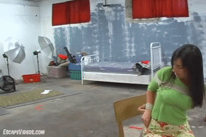 escapevideos.com - Valerie Gags Hoods Charlotte 1 thumbnail